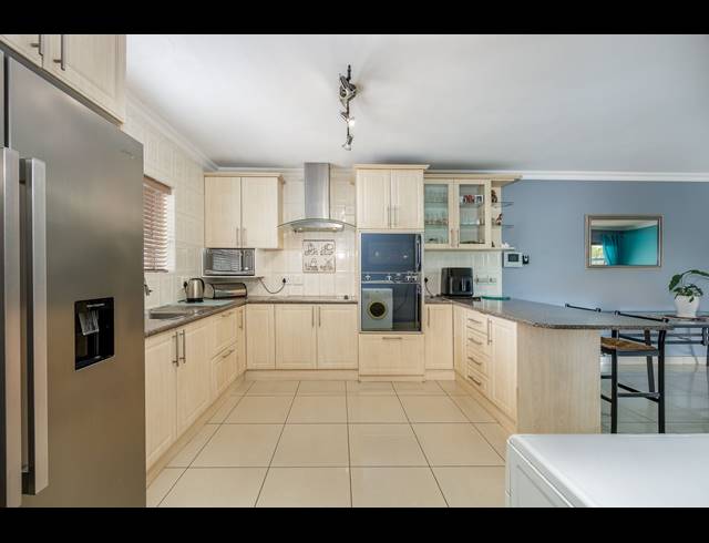6 BEDROOM HOUSE FOR SALE IN ROUXVILLE